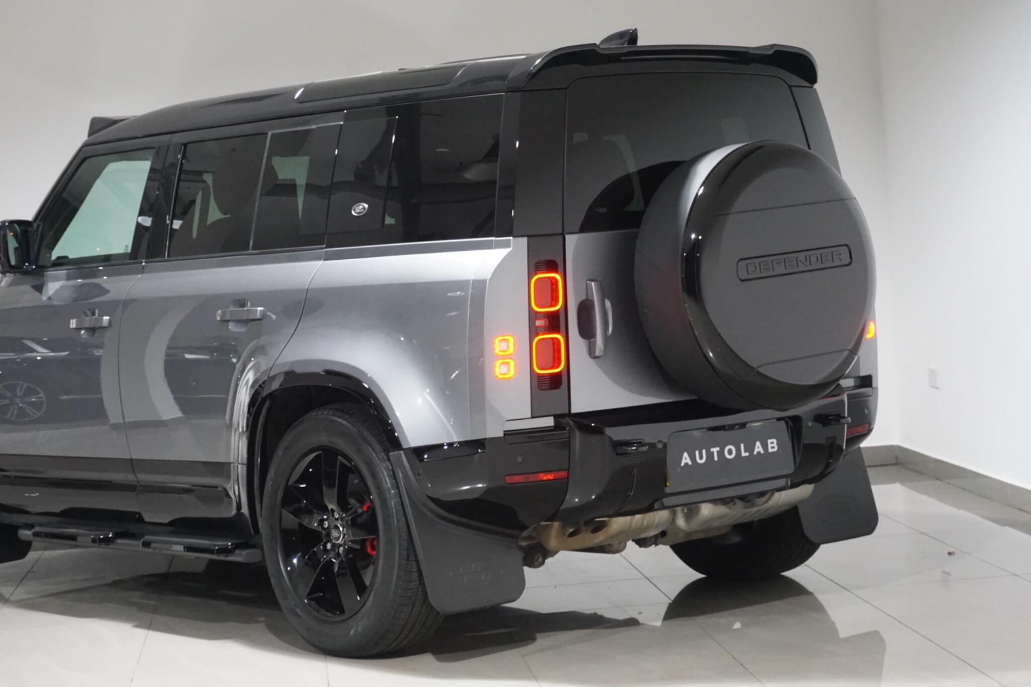 Land Rover Defender 110 3.0 D250 MHEV X-Dynamic SE SUV 5dr Diesel Auto 4WD Euro 6 (s/s) (250 ps)